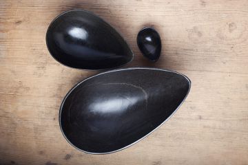 Click to enlarge image 03-egg-bowl-small-black-03.jpg